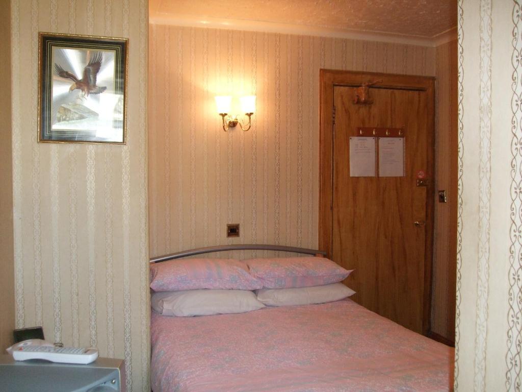 Swan Lake Guest House Эдинбург Номер фото